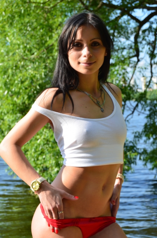 Яна, 22 года, 1 размер груди